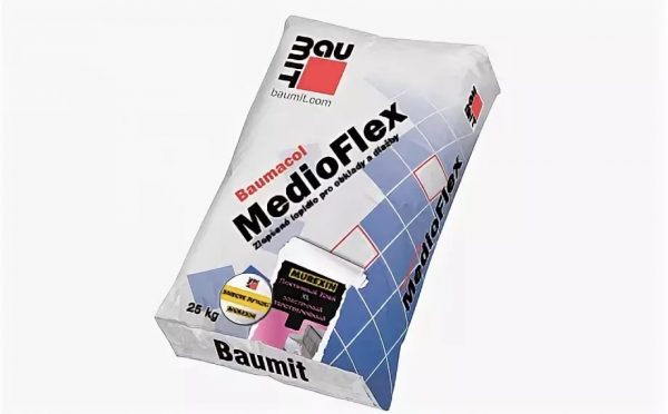 Толстослойный эластичный плиточный клей Baumit Baumacol FlexMedio, 25кг